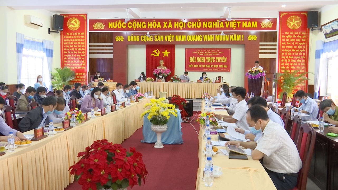 PHÓ CHỦ TỊCH QUỐC HỘI TRẦN QUANG PHƯƠNG TIẾP XÚC CỬ TRI TẠI HUYỆN SƠN HÀ, TỈNH QUẢNG NGÃI